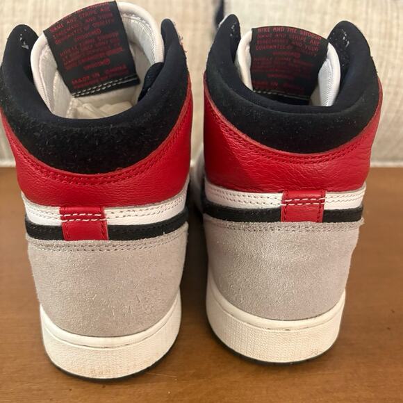 Jordan 1 - Retro High (GS) - Youth size 6.5Y - Picture 6 of 12